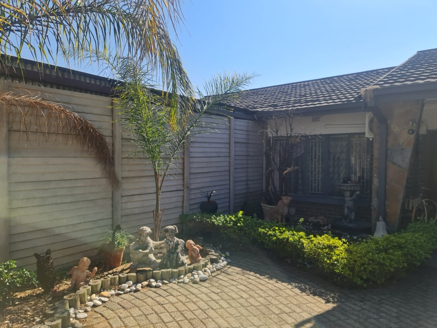 3 Bedroom Property for Sale in Oos Einde North West
